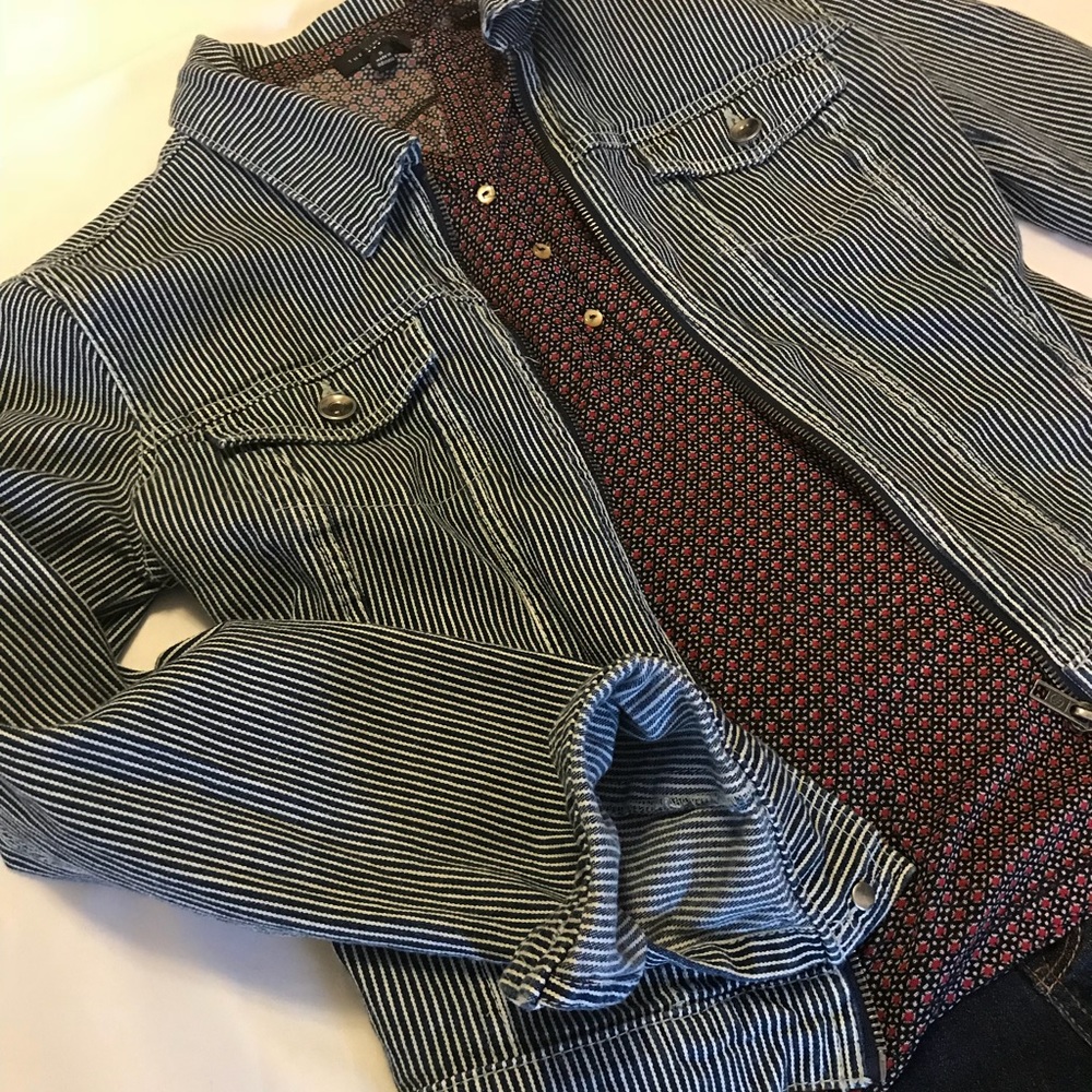 PIN STRIPPED CROP JACKET